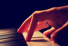 朱辰杰在比赛争顶中面部受伤，上海申花发布伤情通报上海申花足球俱乐部.